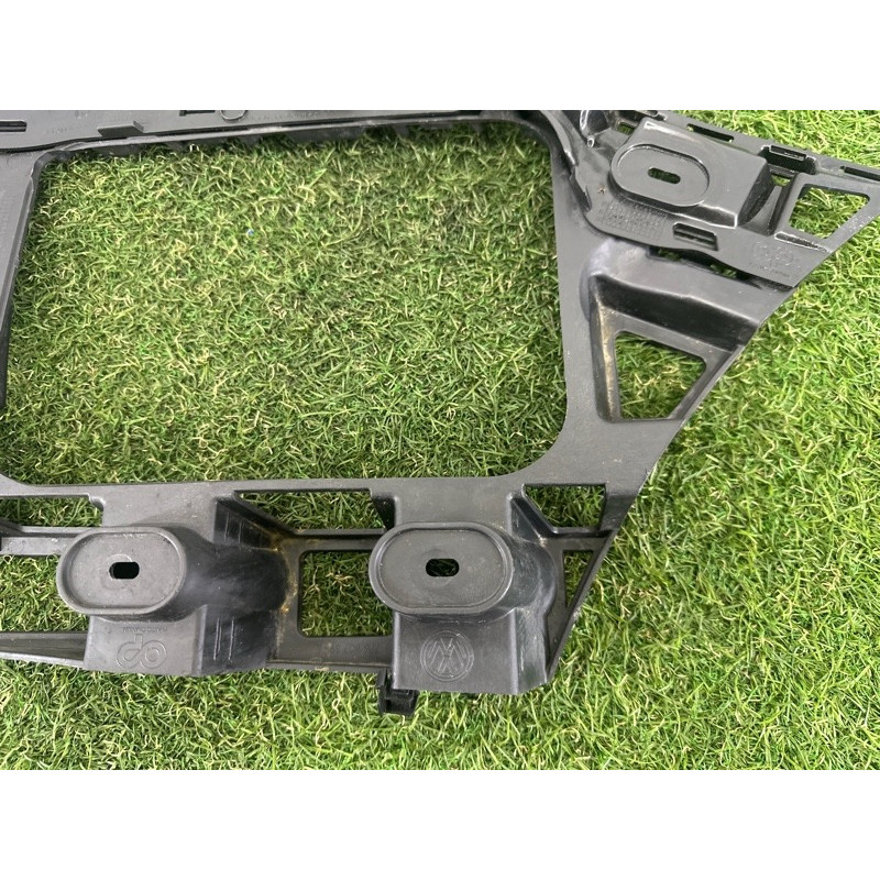 Крепление бампера (кузов и элементы) Volkswagen Touareg NF 2015 3.6 CGRA 7P6807375C