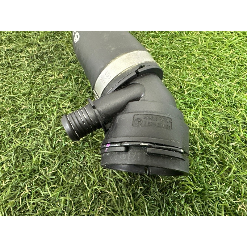 Патрубок (система охлаждения) BMW X5 E70 2013-2015 3.0 17127576358