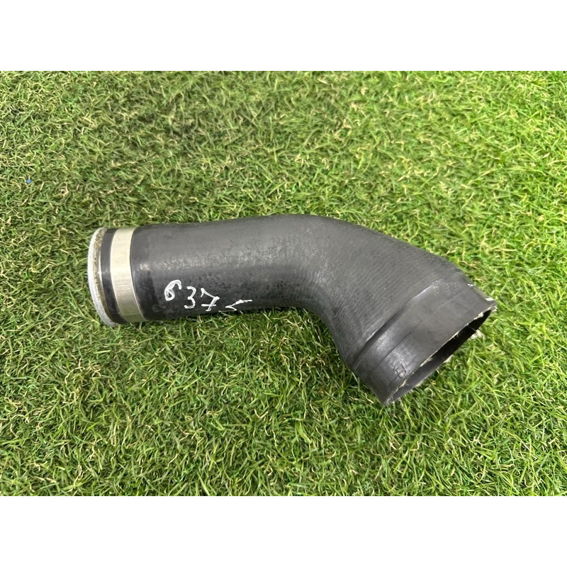 Патрубок інтеркулера (двигун та елементи) BMW X5 E70 2013-2015 3.0 13717575407