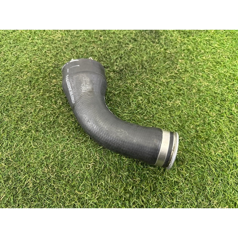 Патрубок інтеркулера (двигун та елементи) BMW X5 E70 2013-2015 3.0 13717575408