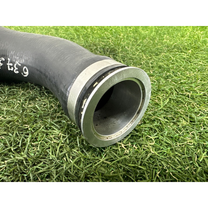 Патрубок інтеркулера (двигун та елементи) BMW X5 E70 2013-2015 3.0 13717575408