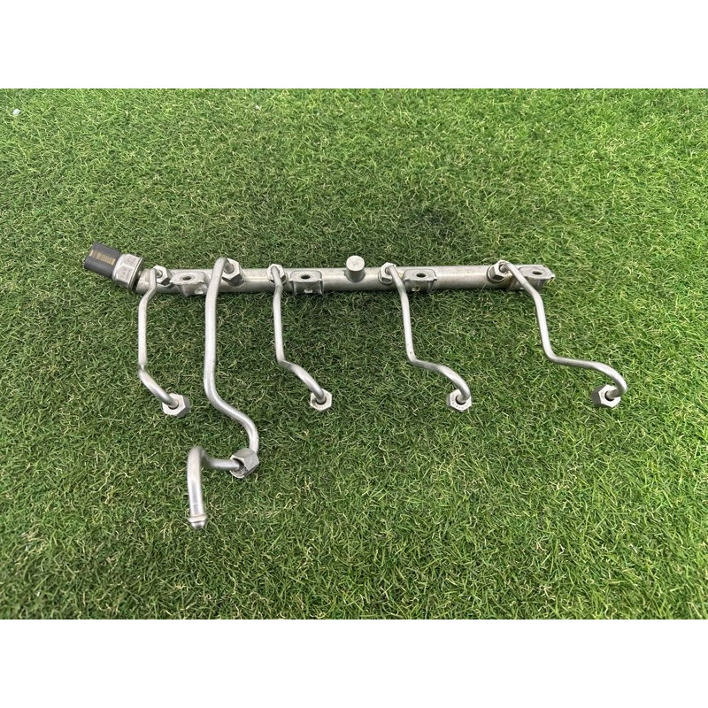 Топливная рампа (топливная система) BMW X5 E70 2013-2015 3.0 13537547599