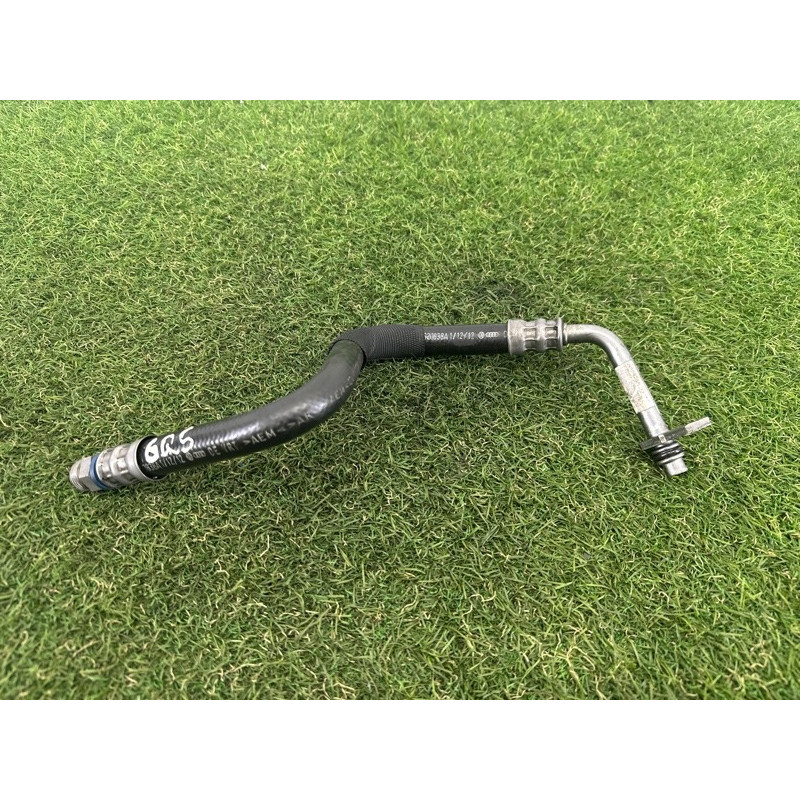 Трубка охлаждения инвертора (двигатель и элементы) AUDI Q5 8R 2012 2.0 CAEB 8R0317825D