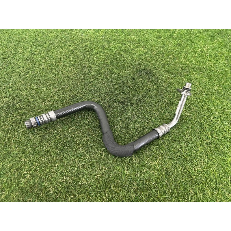 Трубка охлаждения инвертора (двигатель и элементы) AUDI Q5 8R 2012 2.0 CAEB 8R0317825D