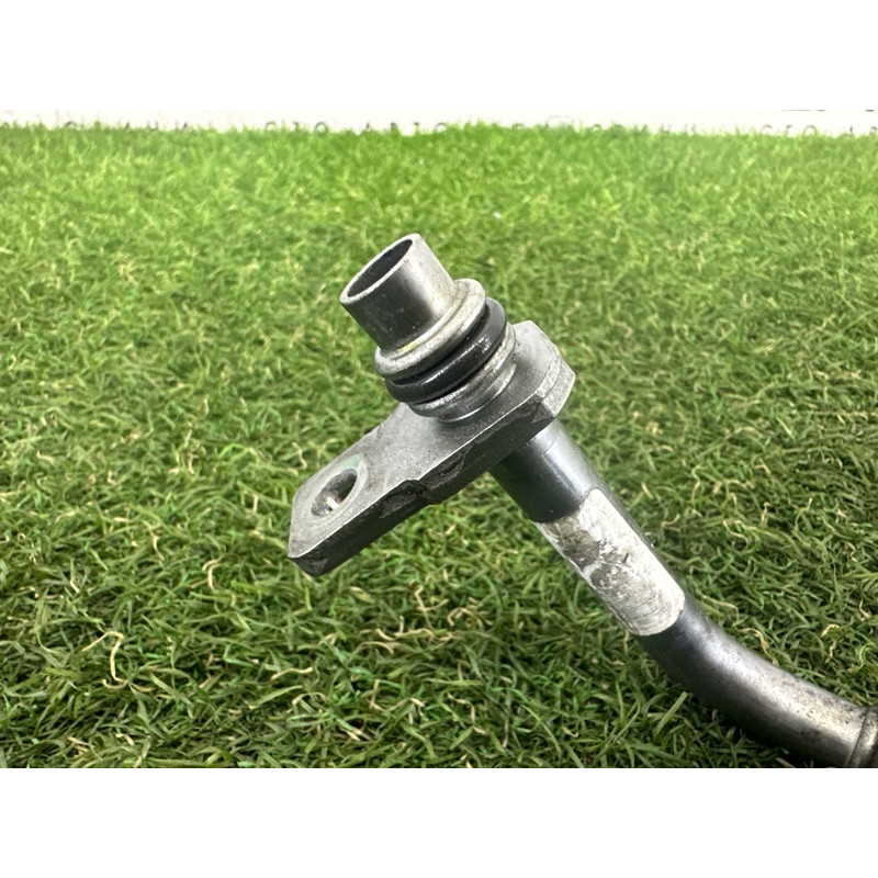 Трубка охлаждения инвертора (двигатель и элементы) AUDI Q5 8R 2012 2.0 CAEB 8R0317825D