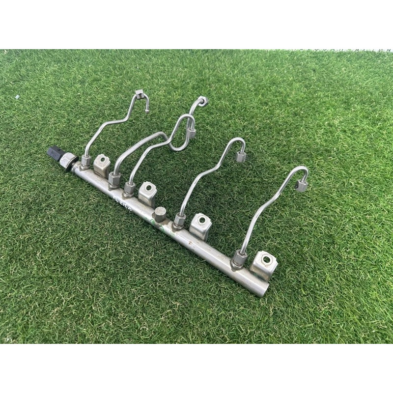 Топливная рампа (топливная система) BMW X5 E70 2013-2015 3.0 13537547600