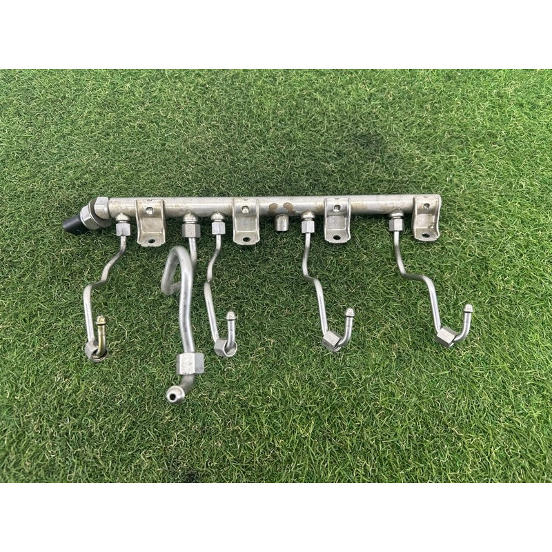 Топливная рампа (топливная система) BMW X5 E70 2013-2015 3.0 13537547600