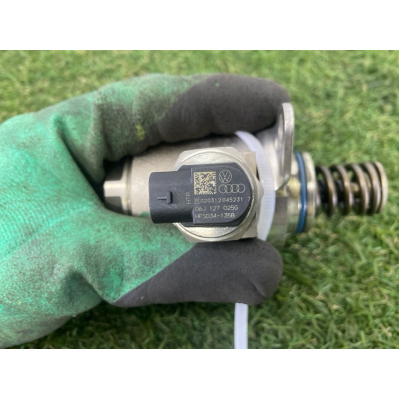 ТНВД (топливная система) AUDI Q5 8R 2012 2.0 CAEB 06J127025G