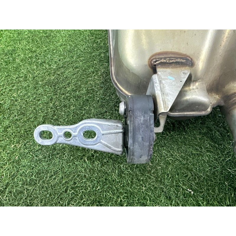 Глушитель (выпускная система) AUDI Q5 8R 2012 2.0 CAEB 8R0253609AF