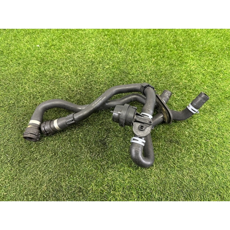 Патрубок (система охлаждения) AUDI Q5 8R 2012 2.0 CAEB 8R0819371E