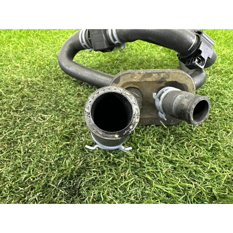 Патрубок (система охлаждения) AUDI Q5 8R 2012 2.0 CAEB 8R0819371E