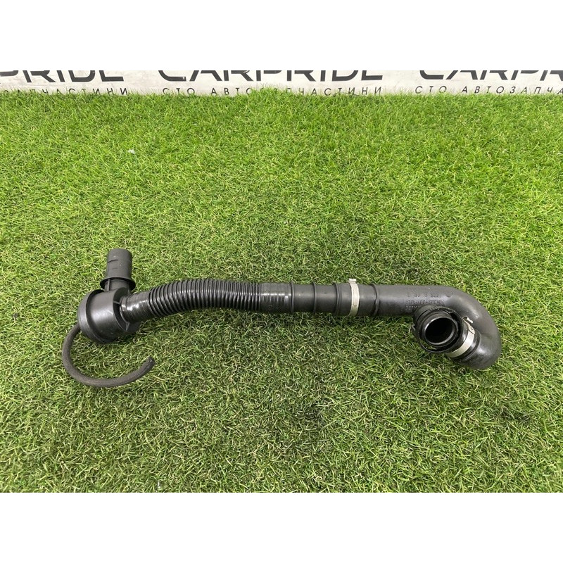 Трубка вентиляции (двигатель и элементы) BMW 7-series F01 2011 3.0 N54 13717594721