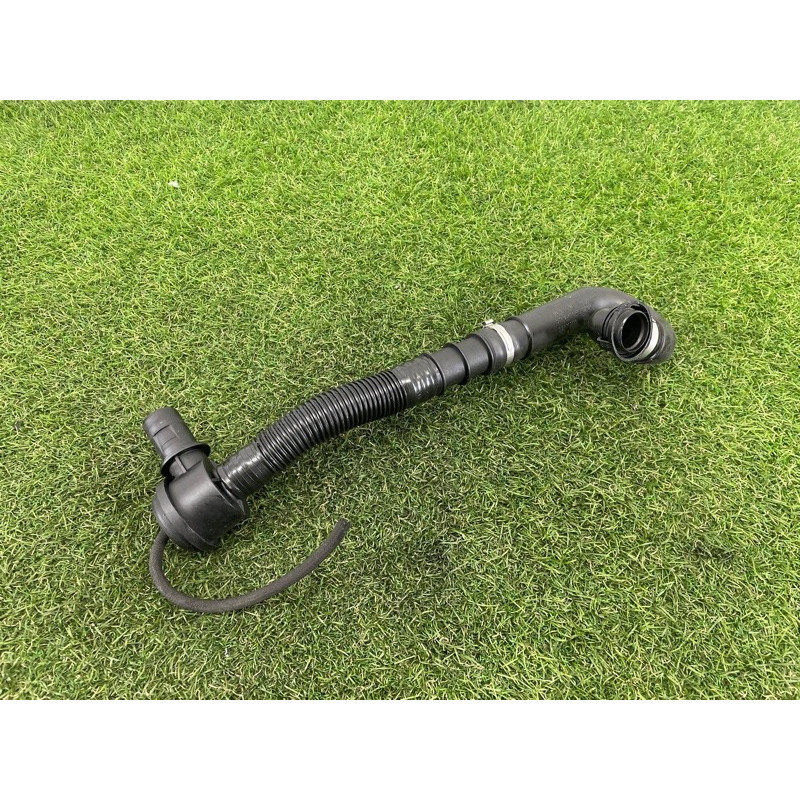 Трубка вентиляции (двигатель и элементы) BMW 7-series F01 2011 3.0 N54 13717594721