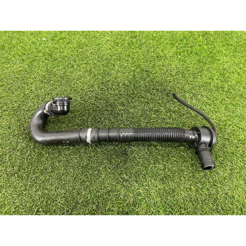 Трубка вентиляции (двигатель и элементы) BMW 7-series F01 2011 3.0 N54 13717594721