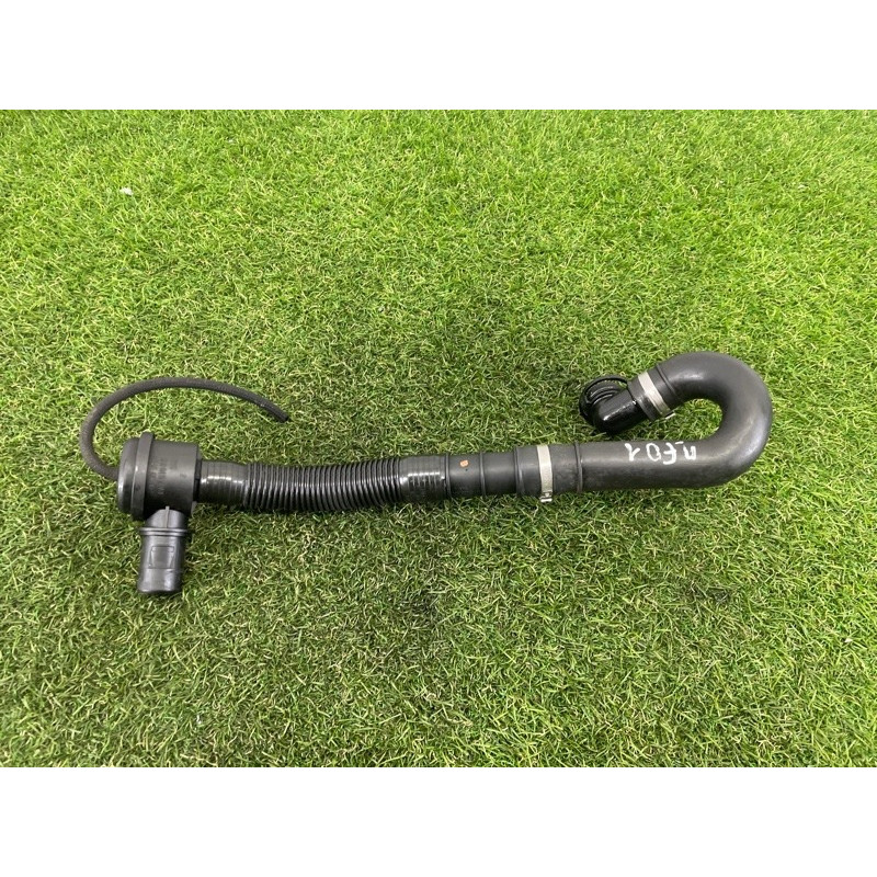 Трубка вентиляции (двигатель и элементы) BMW 7-series F01 2011 3.0 N54 13717594721