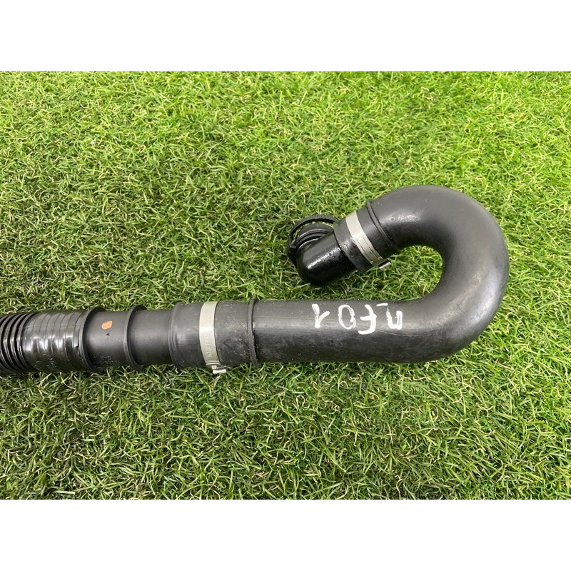 Трубка вентиляции (двигатель и элементы) BMW 7-series F01 2011 3.0 N54 13717594721