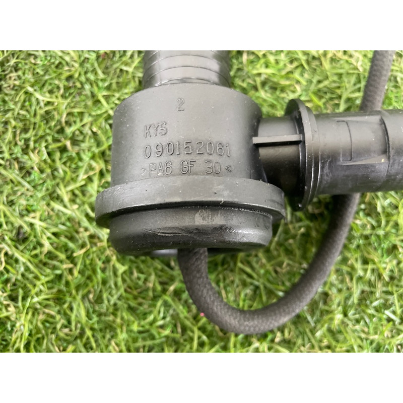 Трубка вентиляции (двигатель и элементы) BMW 7-series F01 2011 3.0 N54 13717594721