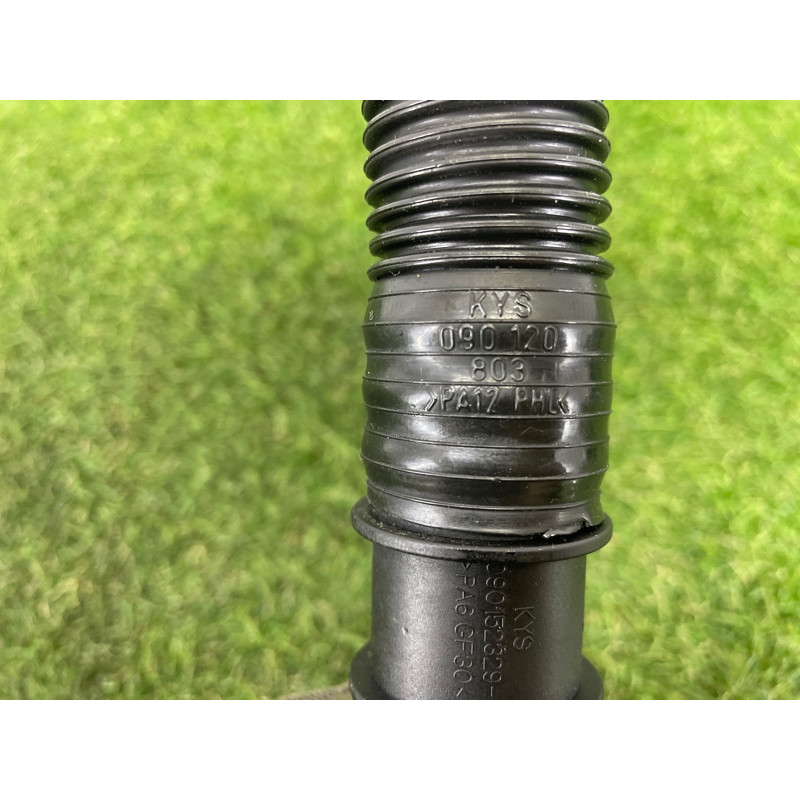 Трубка вентиляции (двигатель и элементы) BMW 7-series F01 2011 3.0 N54 13717594721