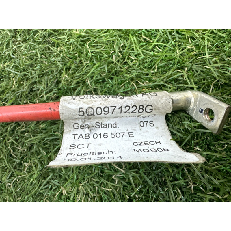 Клемма плюсовая (электрика) AUDI A3 8V 2015 1.8 CNSB 5Q0971228G