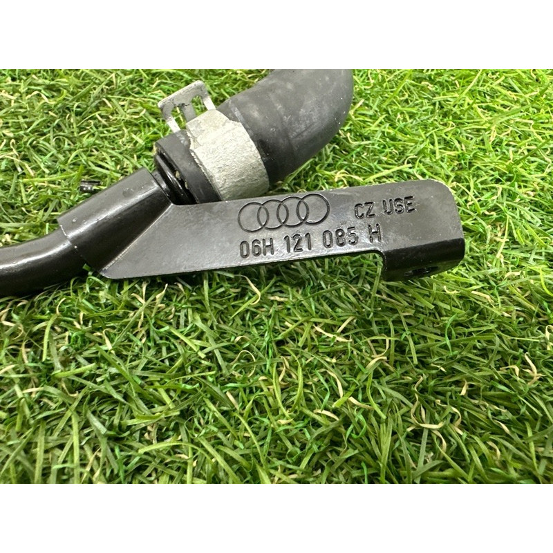 Трубка охлаждения турбины (впускная система) AUDI Q5 8R 2012 2.0 CAEB 06H121492D