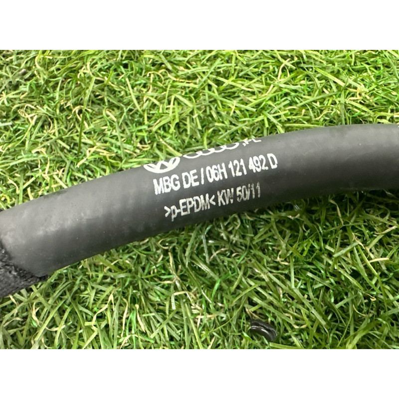 Трубка охлаждения турбины (впускная система) AUDI Q5 8R 2012 2.0 CAEB 06H121492D