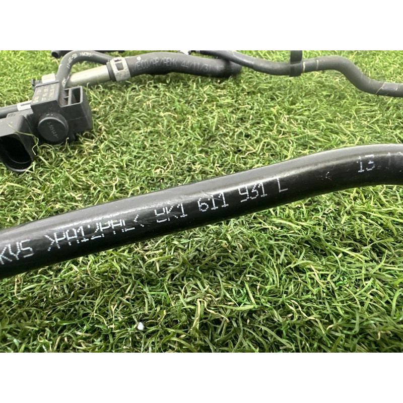 Трубка топливная (топливная система) AUDI A4 B8 2012 2.0 CAEB 06H133518AA