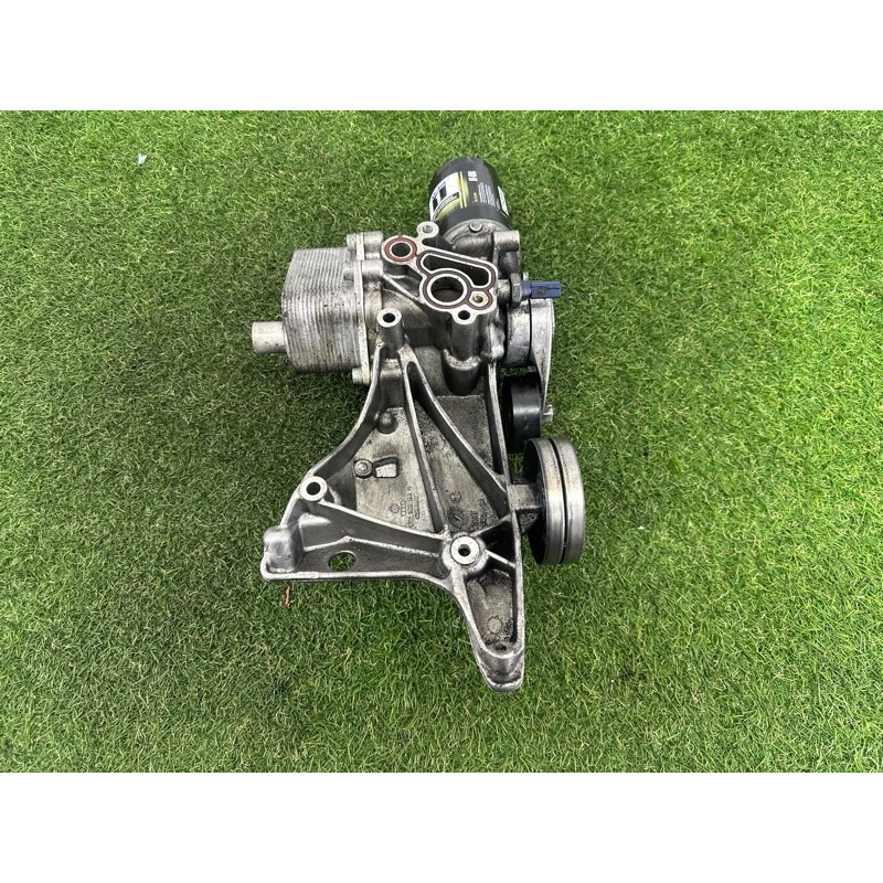 Корпус масляного фильтра (двигатель и элементы) AUDI A4 B8 2012 2.0 CAEB 06H903143H