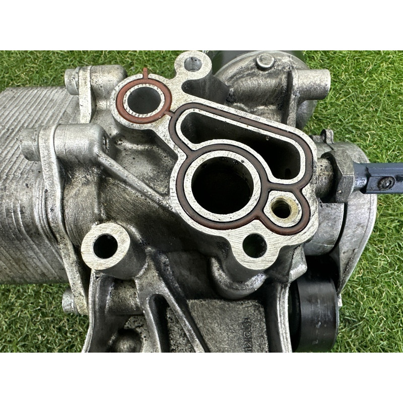 Корпус масляного фильтра (двигатель и элементы) AUDI A4 B8 2012 2.0 CAEB 06H903143H