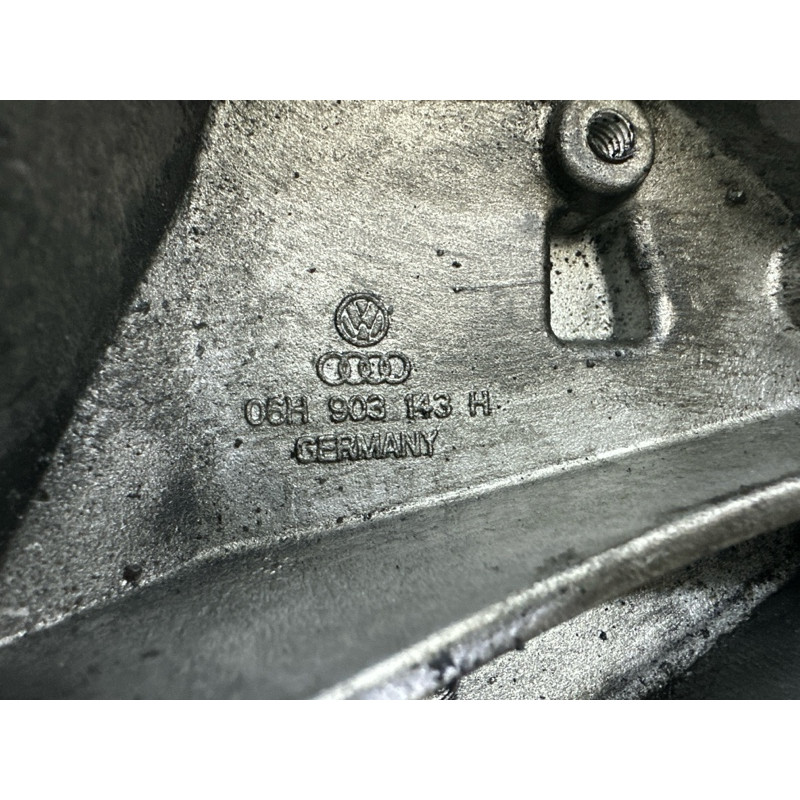 Корпус масляного фильтра (двигатель и элементы) AUDI A4 B8 2012 2.0 CAEB 06H903143H