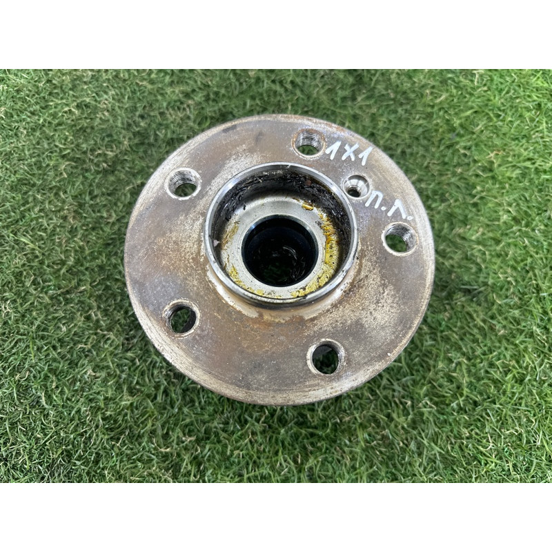 Ступица (подвеска) BMW X1 F48 2016 2.0 B46B20 31208845775