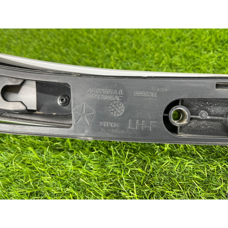 Рейлинг на крышу (кузов и элементы) Jeep Cherokee KL 68102997AD