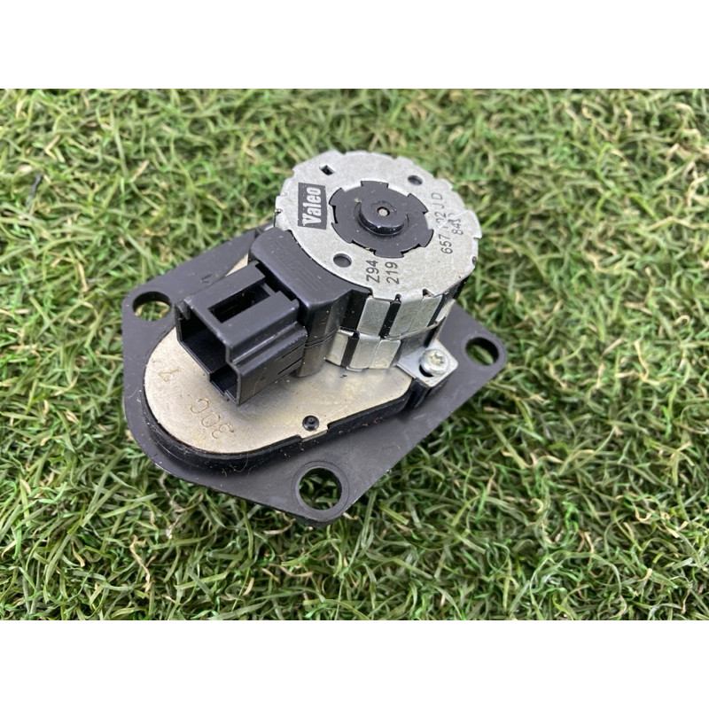 Привод заслонки отопителя (отопление и кондиционирование) PEUGEOT 607 1 2002 3.0i V6 657102jd