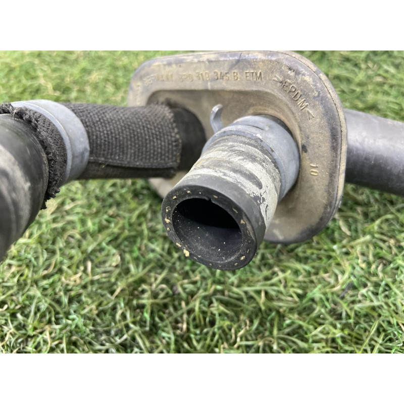 Патрубок (система охлаждения) AUDI Q5 8R 2012 2.0 CAEB 8R0819371E