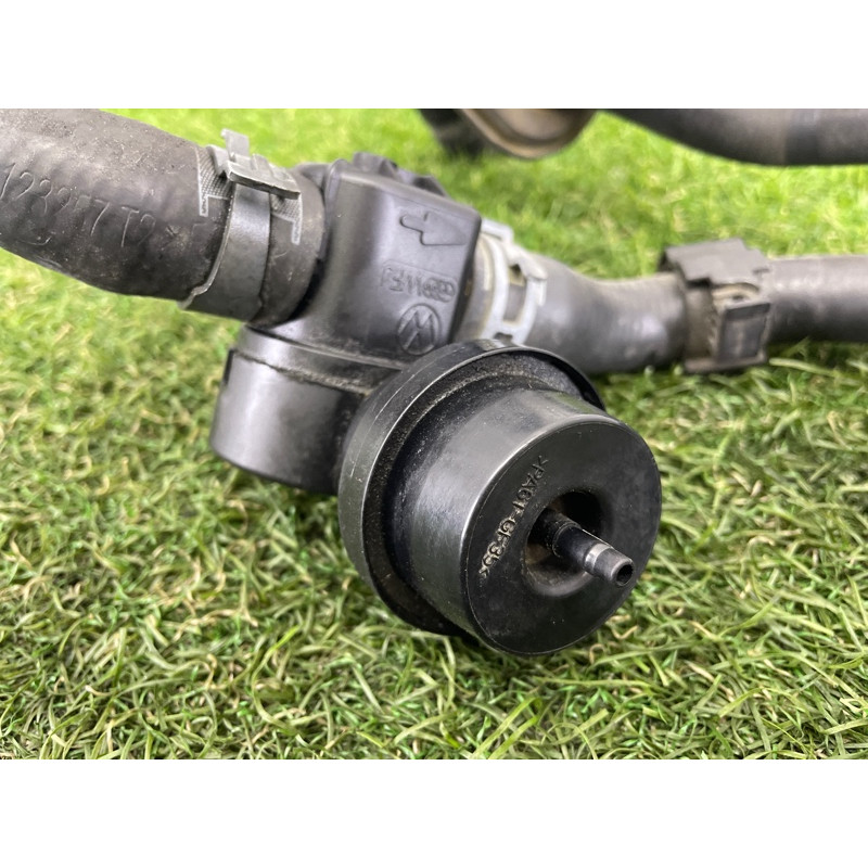 Патрубок (система охлаждения) AUDI Q5 8R 2012 2.0 CAEB 8R0819371E