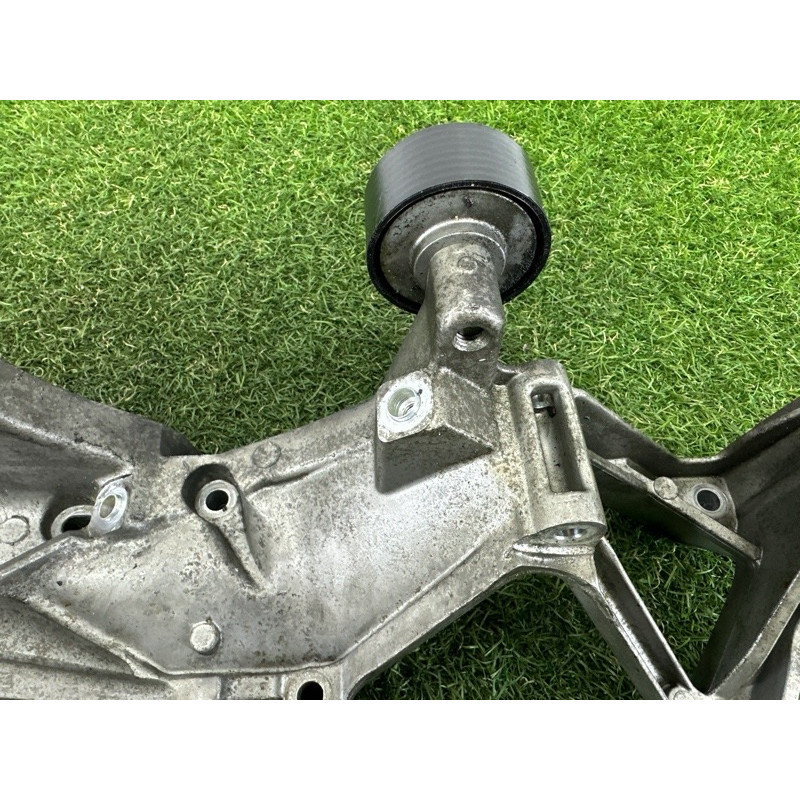 Кронштейн генератора (кронштейны двигателя) Volkswagen Touareg NF 2015 3.6 CGRA 03H260087F