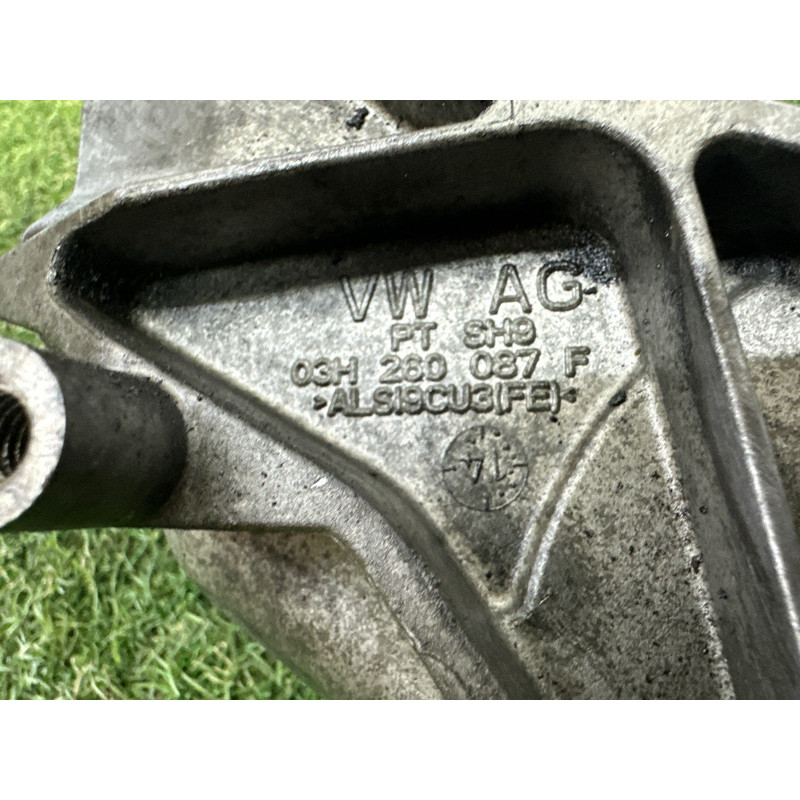 Кронштейн генератора (кронштейны двигателя) Volkswagen Touareg NF 2015 3.6 CGRA 03H260087F