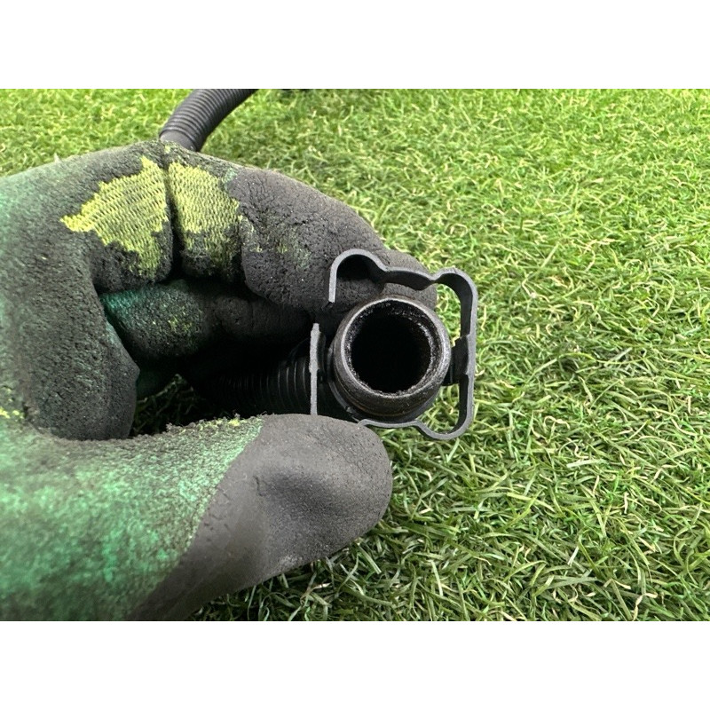 Трубка вентиляции картерных газов (двигатель и элементы) AUDI A7 4G 2012 3.0 CGXB 06E103217AD