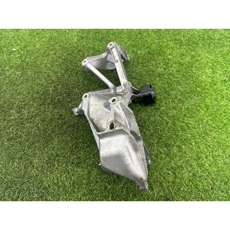 Кронштейн генератора (кронштейны двигателя) Volkswagen Touareg NF 2015 3.6 CGRA 03H260087E