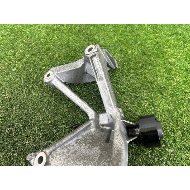 Кронштейн генератора (кронштейны двигателя) Volkswagen Touareg NF 2015 3.6 CGRA 03H260087E