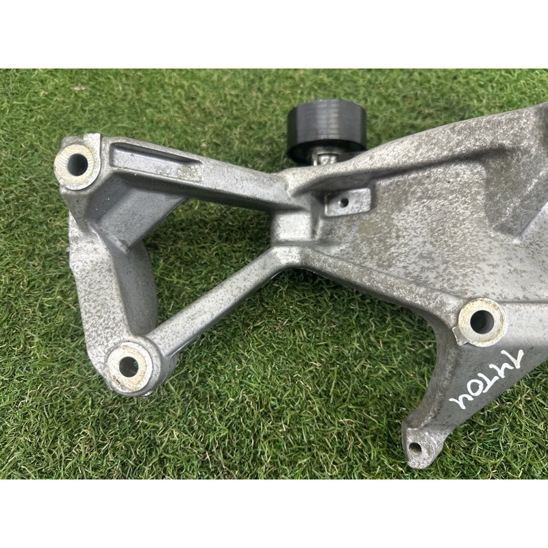 Кронштейн генератора (кронштейны двигателя) Volkswagen Touareg NF 2015 3.6 CGRA 03H260087E