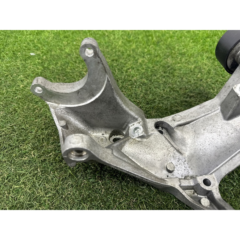 Кронштейн генератора (кронштейны двигателя) Volkswagen Touareg NF 2015 3.6 CGRA 03H260087E