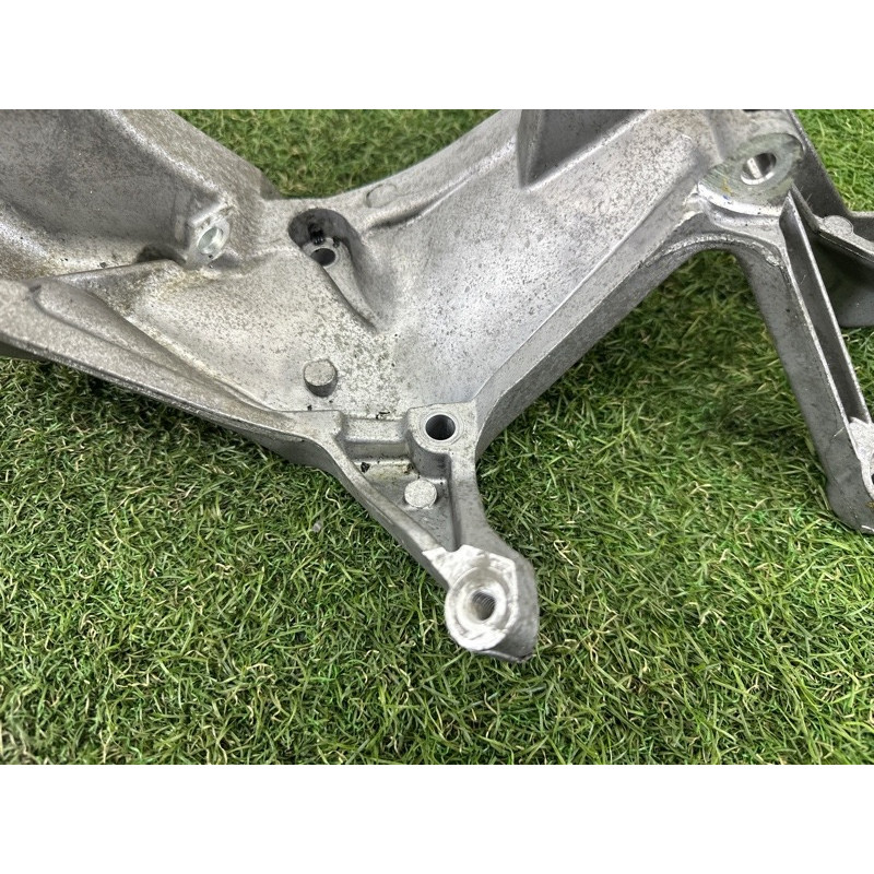 Кронштейн генератора (кронштейны двигателя) Volkswagen Touareg NF 2015 3.6 CGRA 03H260087E