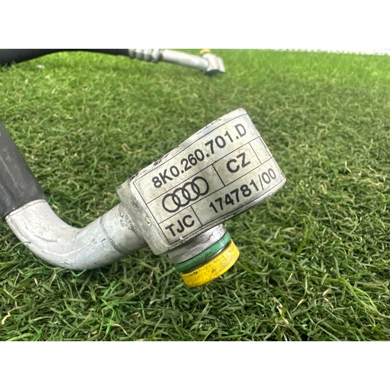 Трубка кондиционера (отопление и кондиционирование) AUDI A4 B8 2012 2.0 CAEB 8K0260701D