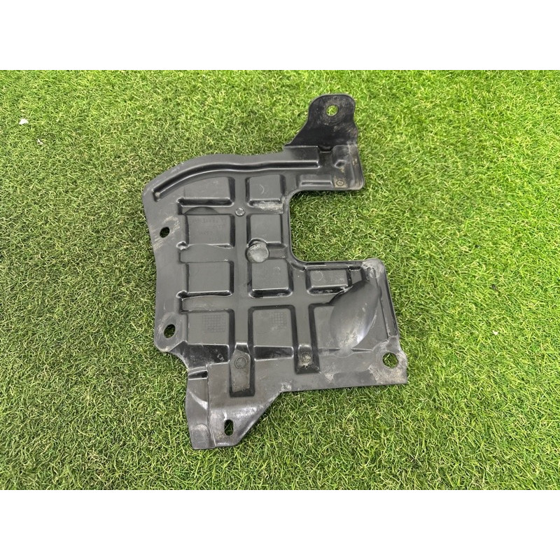 Захист двигуна (кузов і елементи) Nissan Rogue T33 2021 2.5 PR25DD 648396RR0A