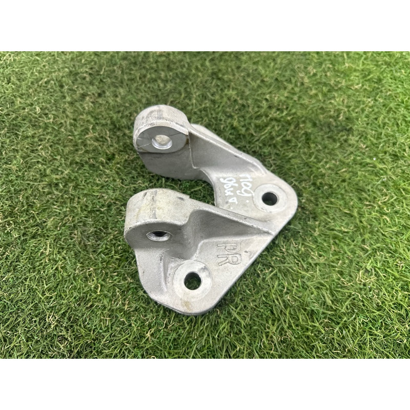 Кронштейн подушки двигателя (кронштейны двигателя) Nissan Rogue T33 2021 2.5 PR25DD 113326RA0A