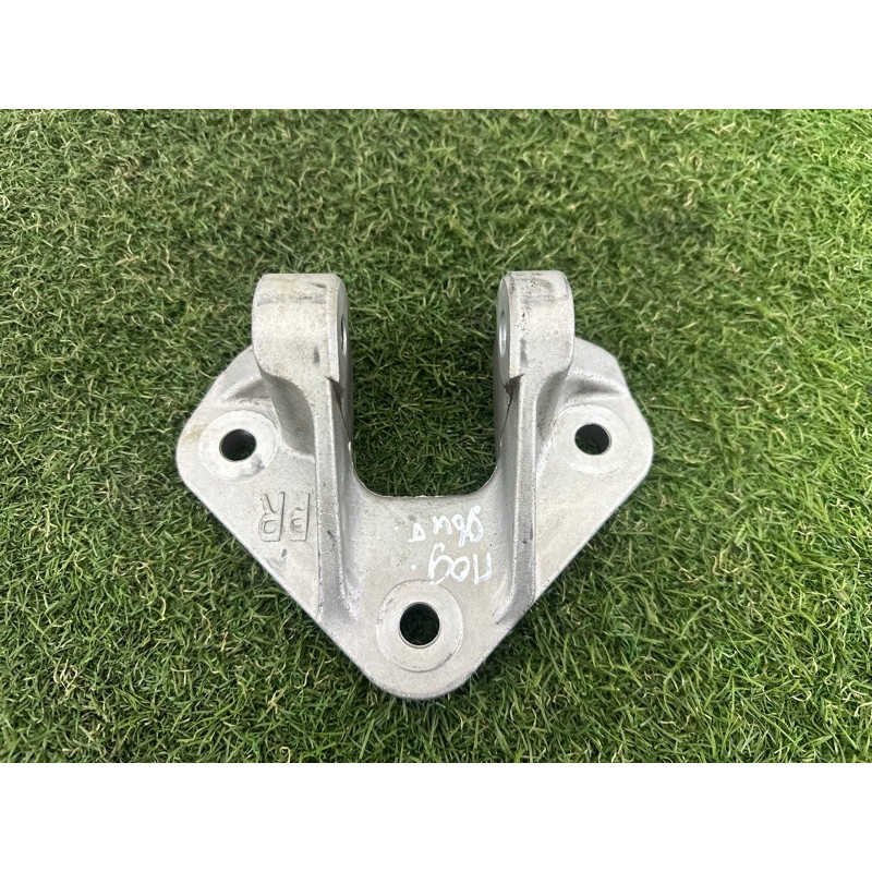 Кронштейн подушки двигателя (кронштейны двигателя) Nissan Rogue T33 2021 2.5 PR25DD 113326RA0A