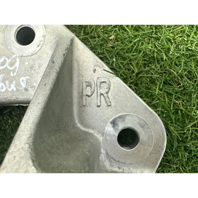 Кронштейн подушки двигателя (кронштейны двигателя) Nissan Rogue T33 2021 2.5 PR25DD 113326RA0A