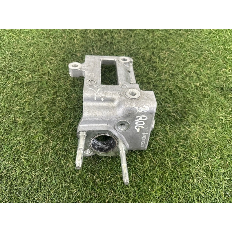 Кронштейн клапана EGR (кронштейны двигателя) Nissan Rogue T33 2021 2.5 PR25DD 147176CA1A