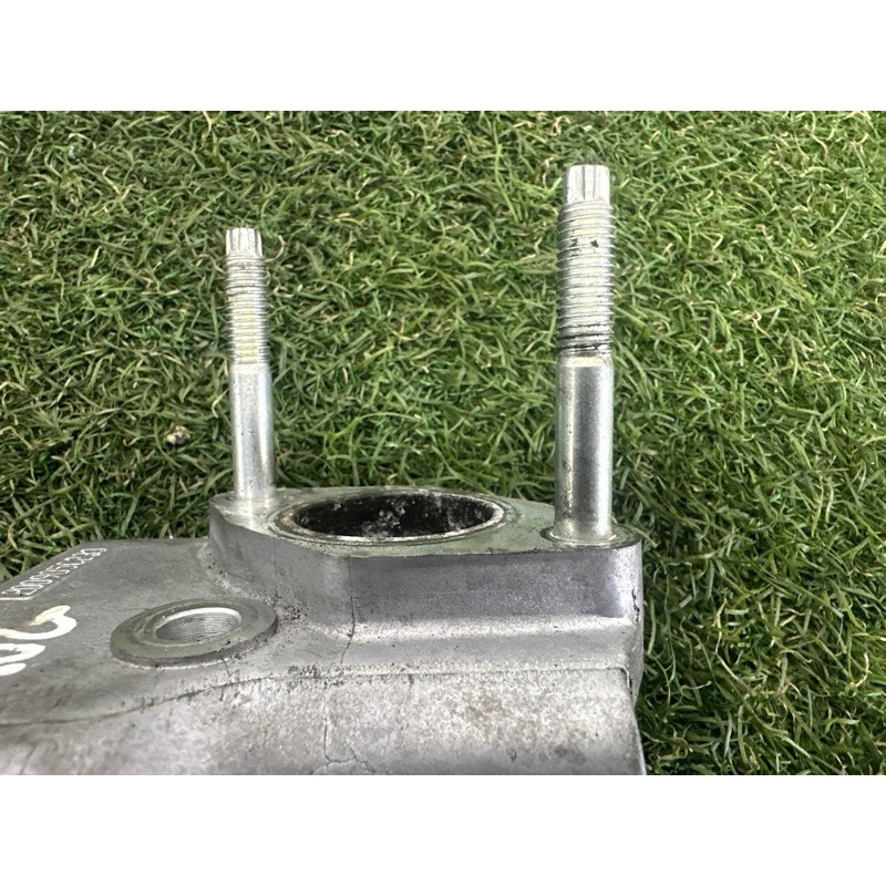 Кронштейн клапана EGR (кронштейны двигателя) Nissan Rogue T33 2021 2.5 PR25DD 147176CA1A