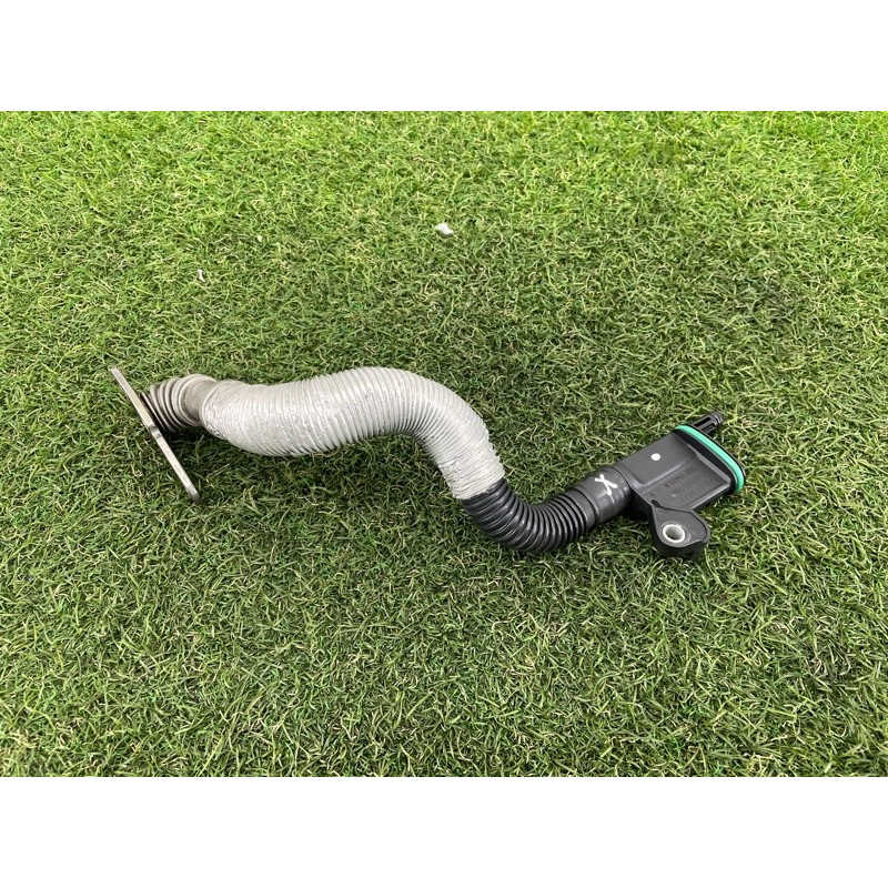 Трубка вентиляции картерных газов (двигатель и элементы) AUDI A4 B8 2012 2.0 CAEB 06H103213J